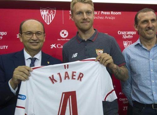 <p>2 - Simon Kjaer<br />
Fenerbahçe --> Sevilla<br />
12.5 milyon euro</p>
