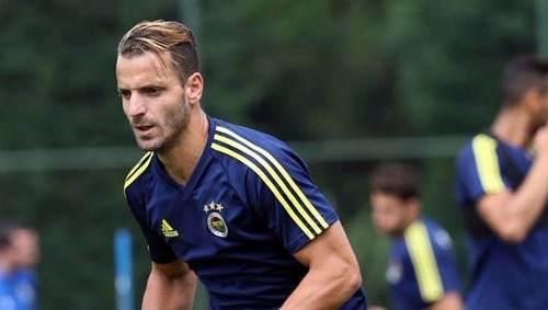 <p><strong>6- Soldado- Fenerbahçe</strong><br />
<br />
<strong><em>Geldiği takım        Bonservis bedeli</em></strong><br />
 <br />
Villareal                  5.000.000 milyon euro</p>
