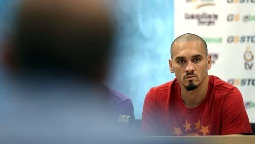 <p><strong>3- Maicon - Galatasaray</strong><br />
<br />
<em><strong>Geldiği takım        Bonservis bedeli</strong></em><br />
 <br />
Sao Paolo            7.000.000 milyon euro</p>
