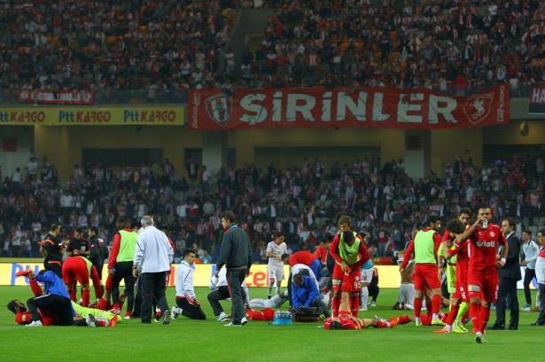 <p>Samsunspor'u penaltılar sonucunda 4-1 yenen Antalyaspor, Süper Lig'e yükselen 3. takım oldu</p>