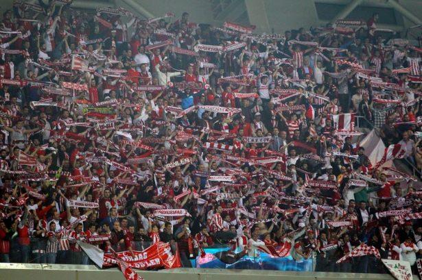 <p>Samsunspor'u penaltılar sonucunda 4-1 yenen Antalyaspor, Süper Lig'e yükselen 3. takım oldu</p>