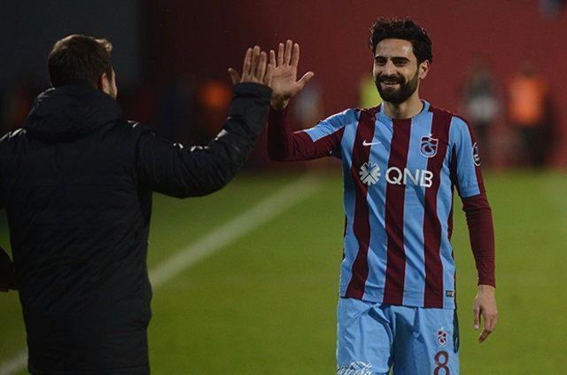 <p>Mehmet Ekici tarzında bir orta alan oyuncusuna çok ihtiyacı olan Galatasaray ve Fenerbahçe, 'Selçuk İnan savaşına' benzer bir kapışma yaşayacak.</p>