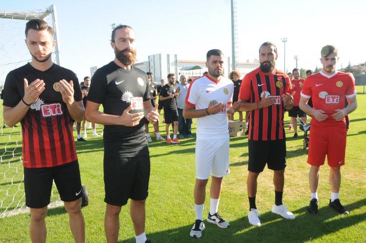 <p>TFF 1. Lig: Eskişehirspor</p>

<p>(Süper Lig'de 30 Yıl)</p>

