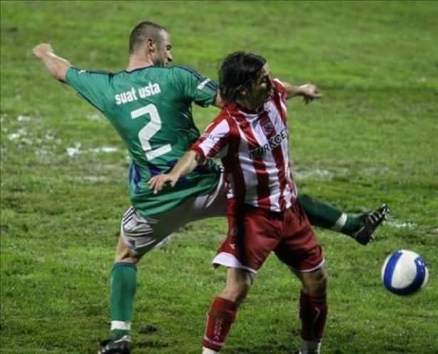 <p>Suat Usta - Galatasaray</p>

<p> </p>
