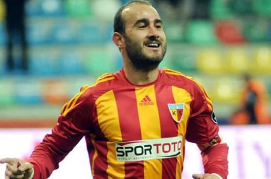 <p><strong>2005-06</strong><br />
Gökhan Ünal - 25 gol<br />
Kayserispor</p>