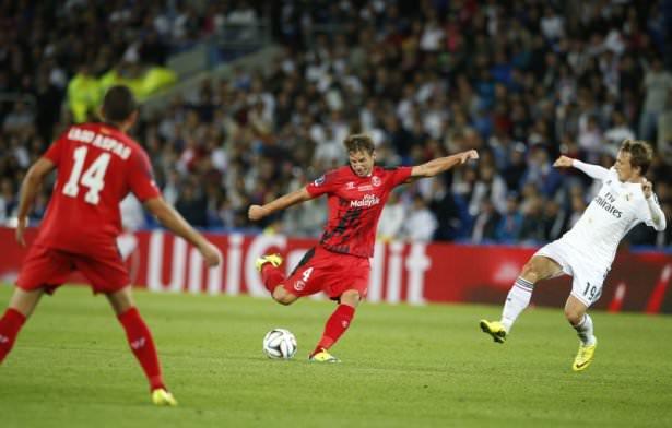 <p>Real Madrid, Süper Kupa finalinde bir diğer İspanyol ekibi Sevilla'yı 2-0 yenerek kupanın sahibi oldu. Golün ikisi de süper star Ronaldo'dan geldi.</p>