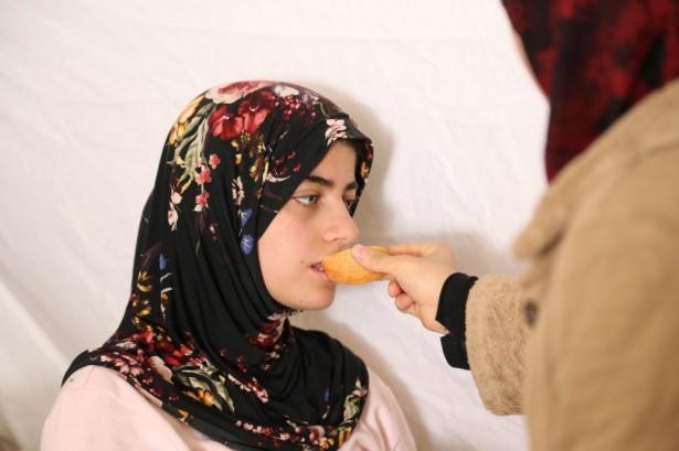 <p>Uzun süredir yatağa mahkum kaldığı için dışarıda dolaşmayı özlediğini dile getiren Kassum, "Ülkemi, okulumu, arkadaşlarımı ve yakın akrabalarımı çok özlüyorum.</p>

<p> </p>
