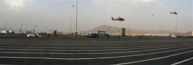 <p>Kutsal topraklarda hac i&ccedil;in sayılı g&uuml;nler kala Suudi Arabistan g&uuml;venlik g&uuml;&ccedil;leri Mekke&rsquo;de hazırlıklarını tamamladı. IŞİD gibi &ouml;rg&uuml;tlerin de hedefindeki Suudi g&uuml;venlik birimleri, yaptığı tatbikat ile hazırlıklarını ortaya koydu.</p>
