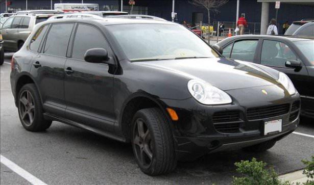 <p>Yollarda görmeye alıştığımız Porsche Cayenne ise 2002 ile 2004 model yılları arasında 50.500 TL ile 60.000 TL arasında satılıyor.</p>

<p> </p>
