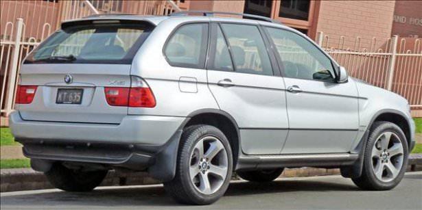 <p>Çitayı biraz yükseltip bir üst segmente geçtiğinizde X5'i 2000-2007 model yılları arasında 43.800 TL ile yine 60.000 TL arasında alabiliyorsunuz.</p>

<p> </p>
