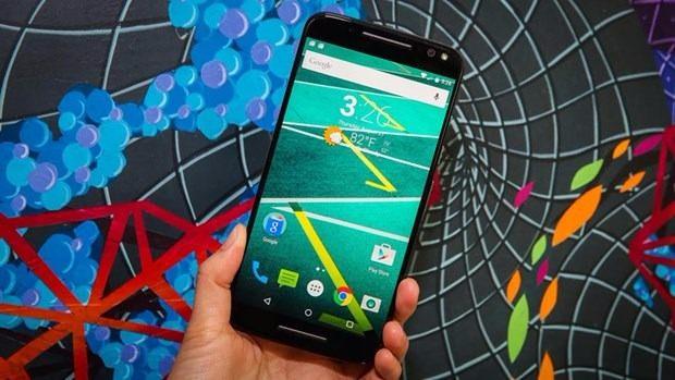 <p><strong>Motorola Moto X Force</strong><br />
Moto X Force’un 5.4 inçlik ekranı 1440 x 2560 yani QHD çözünürlük sunuyor. Snapdragon 810 işlemcisi bulunan cihaz, Arka yüzünde 21MP'lik bir kameraya sahip.</p>
