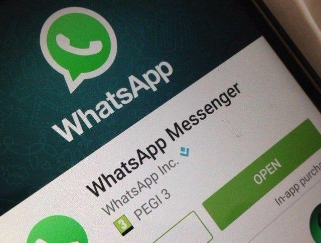 <p>Söz konusu güncelleme iOS platformunda bir süredir kullanılan “Emojilerin büyük görünmesi” özelliğini Android WhatsApp beta uygulamasına getirdi. Günlük hayatta kullanıcıların kullandığı emoji'ler, son güncellemeyle birlikte Android WhatsApp beta uygulamasında daha büyük görünmeye başladı.</p>
