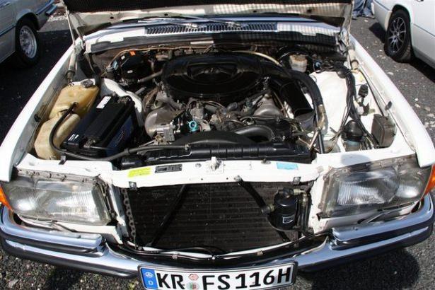 <p>Mercedes severler Almanya'nın Hattingen kentinde buluştu. Mercedes kulübü tarafından her sene düzenlenen etkinlik kapsamında Mercedes klasikleri ve son model Mercedes'ler bir araya geldi. İşte o otomobiller....</p>
<p> </p>