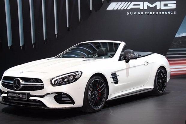 <p>En son modellerden klasik araçlara, tasarım aşamasındaki otomobillerden aksesuarlara kadar yüzlerce araç ve ürünün sergilendiği Kanada<br />
Autoshow 2016, 21 Şubat'a kadar açık kalacak.</p>