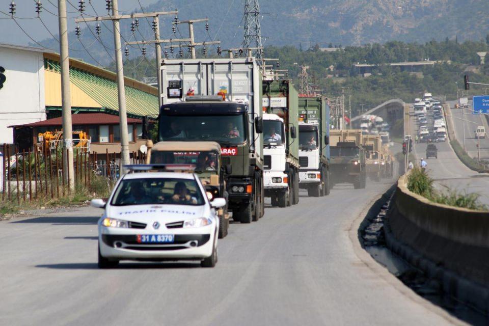 <p>Askeri araçlar, güvenlik önlemleri eşliğinde Adana - İskenderun karayolundan İskenderun Limanı'na ulaştı.</p>

<p> </p>
