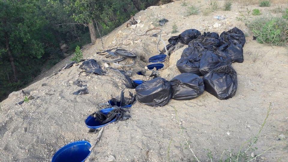 <p>Terk edilen Honda marka araç Lice İlçe Jandarma Komutanlığına çekici ile götürüldü. </p>