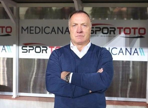 <p><strong>BASKI ALTINDA ADVOCAAT</strong></p>

<p>Galatasaray adına bir kahraman çıkacak. Şu an baskı altında Riekerink değil Fenerbahçe antrenörü olur. Kaybederse Advocaat tarihe geçer.</p>
