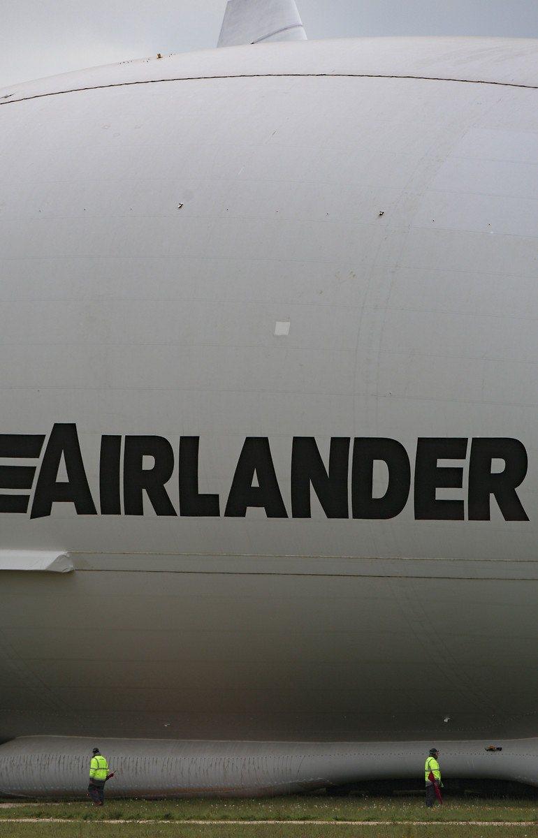 <p>Airlander 10'un diğer özellikleri arasında kalkış için uzun bir piste ihtiyacı olmaması, daha uzun mesafelerde uçabilmesi, ucuz ve çevreci olması sayılıyor. </p>