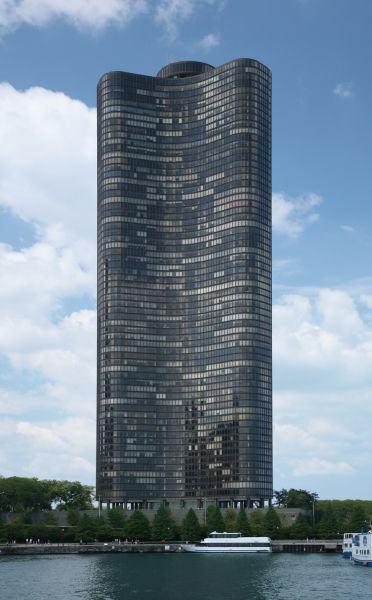 <p>Lake Point Tower (Chicago, Illinois, USA)</p>

<p> </p>
