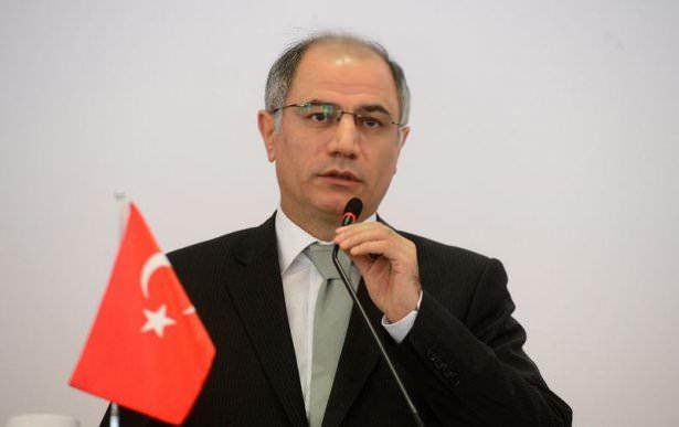 <p>Efkan Ala</p>
