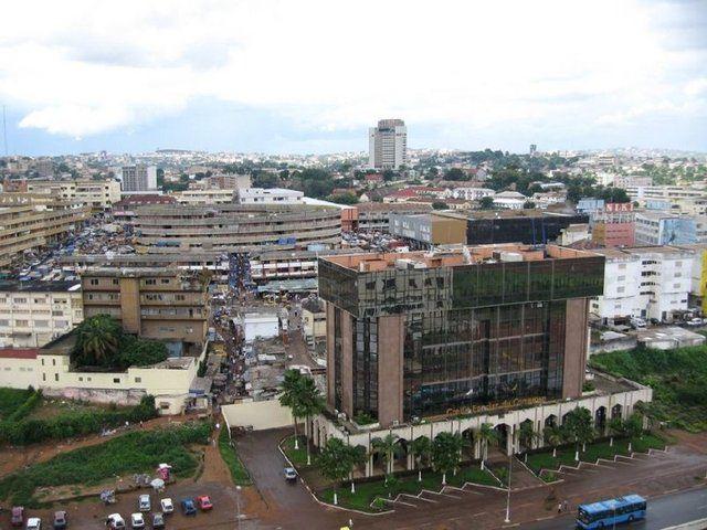 <p>Karasal Alan km²<br />
Kamerun<br />
472.710</p>
