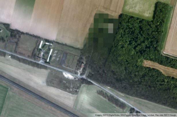 <p><strong>REIMS-CHAMPANGE ASKERİ HAVAÜSSÜ, FRANSA</strong></p>

<p>Google'ın ulaşamadığı noktalardan biri de, Fransa'nın Reims bölgesindeki askeri havaüssü. Daha önce Fransa Hava Kuvvetleri tarafından kullanılan üs, günümüzde NATO'ya hizmet veriyor.</p>
