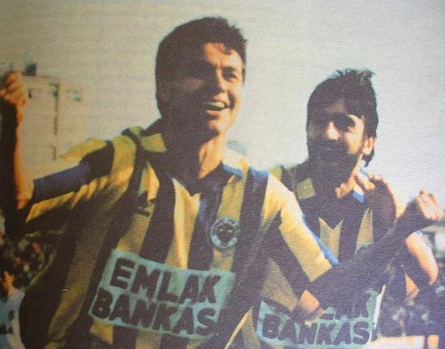 <p> Fenerbahçe Stadı Kasım 1991 | Aykut Kocaman & Rıdvan Dilmen (Fenerbahçe - Beşiktaş)</p>
