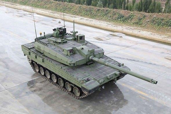 <p>Otokar tarafından üretilen Türkiye'nin ilk Milli Ana Muharebe Tankı Altay'ın tasarımında, Türk Silahlı Kuvvetleri'nin gerçekleştirebileceği her türlü harekat şartları ve katılım sağlayacağı BM/NATO harekatlarının ihtiyaçları göz önünde bulunduruldu.</p>

<p> </p>
