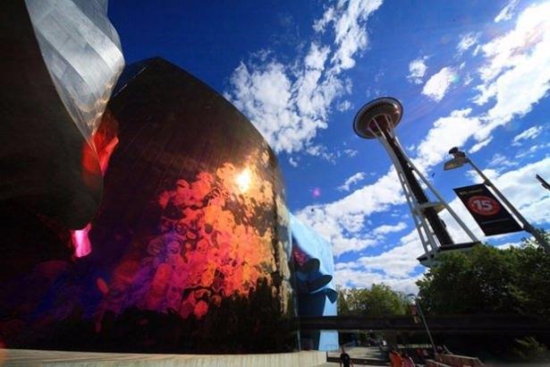 <p>Experience Music Project (Seattle, WA, ABD)</p>
