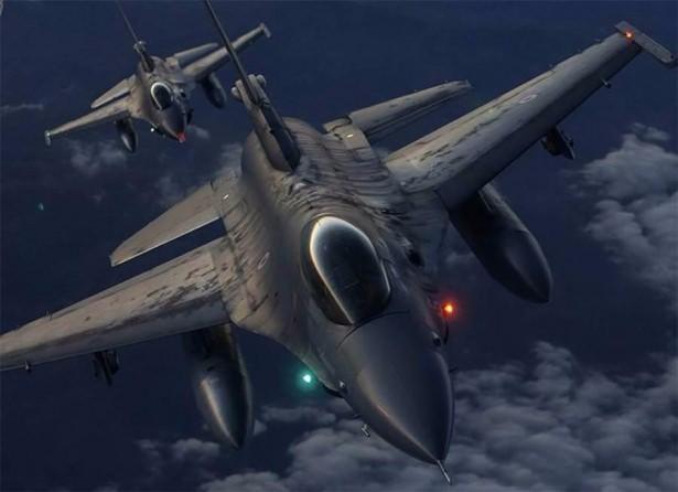 <p><strong>F-16</strong><br />
<br />
İlk Türk yapımı F-16C uçağının Ekim 1987'de teslim edildiği Hava Kuvvetleri Komutanlığında yapılan planlamaya uygun olarak 4'üncü, 6'ncı, 9'uncu,<br />
8'inci ve 5'inci ana jet üs komutanlıklarının F-16 uçakları ile modernizasyonu gerçekleştiriliyor.</p>
