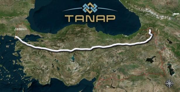 <p>TANAP’DA TÜRKİYE FARKI<br />
TANAP’a gelelim. Tam adı Trans Anadolu Doğalgaz Boru Hattı Projesi. Başrolde Azerbaycan ile Türkiye var.<br />
Bakü-Ceyhan’da yüzde 6,5’la sınırlı bırakılan Türkiye’nin hissesi bu projede tam yüzde 30.<br />
Yani İngilizlerin tek başına Bakü-Ceyhan’da elde ettikleri pay, TANAP’ta Türkiye’nin hanesine yazılmış durumda.</p>
