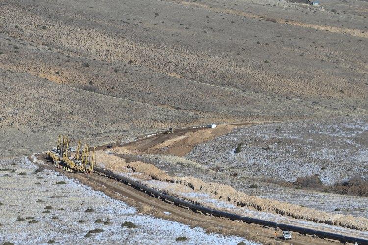<p>Söz konusu gezinin düzenlendiği lot 3 sahasında faaliyet gösteren Tekfen İnşaat, Ocak 2017 sonunda tamamlanması planlanan yüzde 60'lık kısmı 55 gün öncesinden bitirdi. Diğer şirketler de yüzde 60'lık bitirme hedeflerini yakalamak için çalışmalarını sürdürüyor.</p>