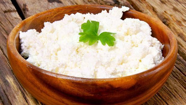 <p><strong>Lor peyniri</strong></p>
<p>- Lor peyniri gibi tuzsuz peynirleri tercih edin.</p>
