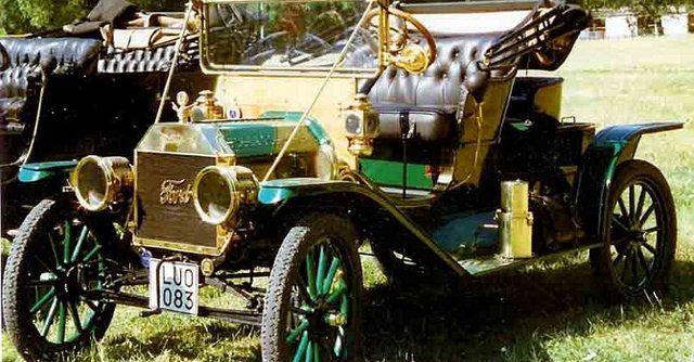 <p>45. Ford Model T 1908–1927</p>
