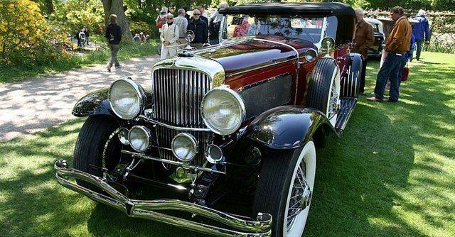 <p>38. Duesenberg Model J 1928-1937</p>