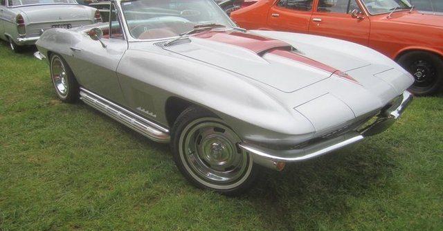 <p>25. Chevrolet Corvette 1953–1967</p>
