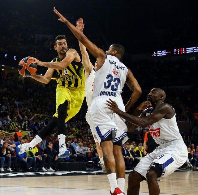 <p>Kostas Sloukas (1 milyon euro)</p>
