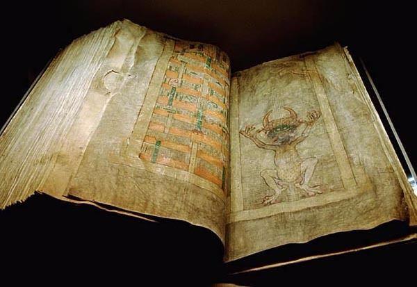 <p><strong>Dev Kitabı</strong><br />
<br />
Codex Gigas yani Dev Kitabı dünyanın en büyük ortaçağ el yazmasıdır ve içinde şeytanın bir resmini içerir. Bu yüzden bir çok insan ondan Şeytan'ın Kitabı olarak bahsetmektedir. Ünlü kitabın yazarının veya kaynağını kimse bilmiyor.</p>
