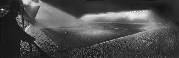 <p>Arsenal´in ışıklandırma altında oynadığı ilk maç, Highburry Stadyumu, 19 Eylül 1951</p>
<p> </p>
