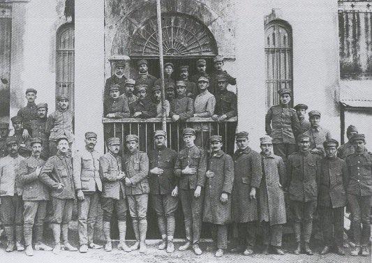<p>Esir Yunan subayları. (29 Eylül 1922, Ankara)</p>
