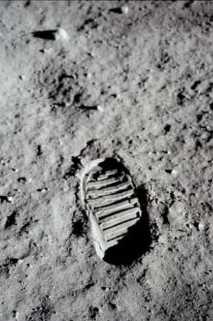 <p>1969 Buzz AldrinNeil Armstrong'un ay yüzeyi üzerindeki bu tarihi fotoğrafı Buzz Aldrin tarafından 20 Temmuz 1969'da çekildi. </p>
