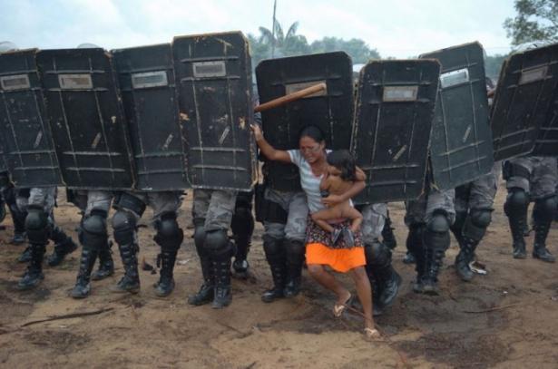 <p>2009’da Brezilya’da topraksızlar hareketi, Luiz Vasconcelos tarafından böyle ölümsüzleştirildi.</p>
