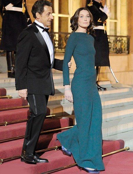 <p>2008’de dönemin Fransa Cumhurbaşkanı Nicolas Sarkozy ile evlendi. O hala bir stil ikonu.</p>
