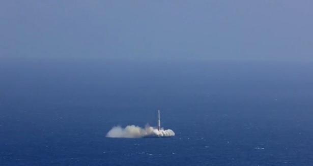 <p>SpaceX'in merakla beklenen denemesi bugün TSİ 00.45'te gerçekleşti. Bir ilke imza atmak adına Jason-3 uydusunu okyanustaki bir platforma indirmeye çalışan SpaceX'in bu çabası sonuçsuz kaldı.</p>
