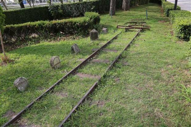 <p><strong>TARİHİ GÜZERGAH KORUNACAK</strong></p>
<p>Tarihi dekovil hattı, tarihi güzergahı korunarak Silahtarağa bölgesinde yer alan Santral İstanbul'dan başlayıp, Kağıthane Deresi ve Cendere yolunu izleyerek Göktürk üzerinden Ayvad Bendi mesire alanında son bulacak. </p>