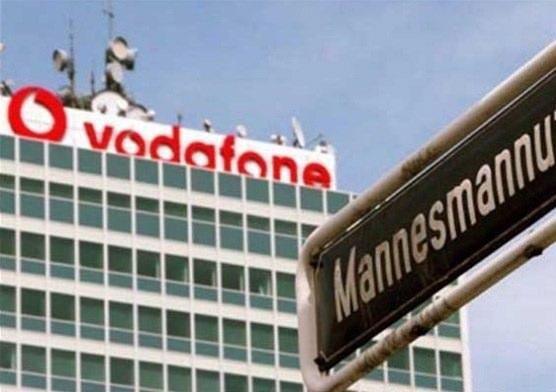 <p>Dünya'nın en büyük satın alması olarak kayda geçen anlaşma İngiliz şirketi Vodafone'un Almanya'nın sanayi devi Mannsmann'ı satın alması ile gerçekleşti. Vodafone, Mannsmann'ı 202,8 miliyar dolara satın almıştı. Bu satın alma 1999 yılında gerçekleşmişti.</p>
