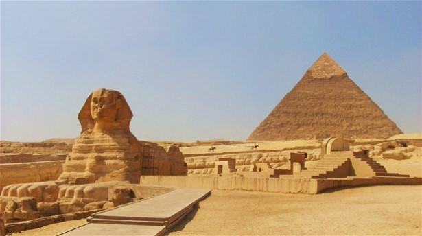 <p><strong>Mısır piramitleri hakkında yeni bilgilere ulaşıldı</strong></p>

<p>Mısır piramitleri ile ilgili bugüne kadar bilinmeyen yeni bulgulara ulaşıldığı ve bunların piramitlerin gizemli yönlerinin ortaya çıkmasını sağlayabileceği bildirildi</p>

