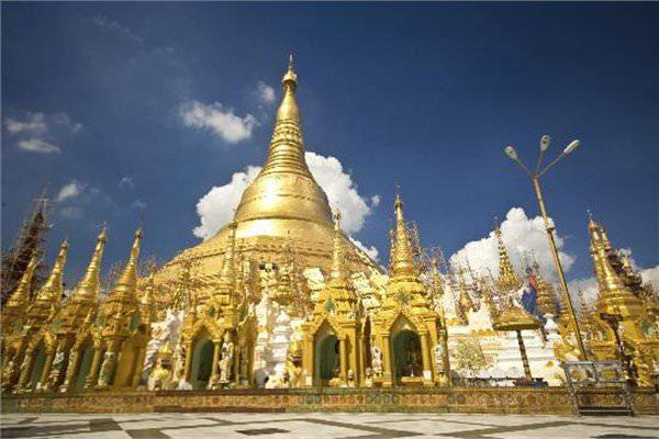 <p><strong>11. Shwedagon Pagoda, Myanmar</strong></p>

<p> </p>
