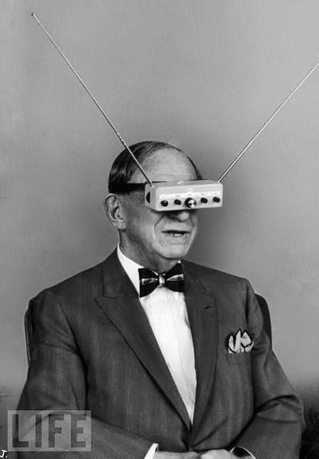 <p>1963'te televizyonlu gözlük</p>
