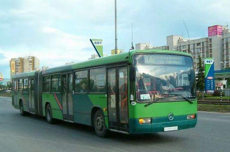 <p><strong>Son İstanbul</strong></p>
<p>Solo tipi gibi yeşil renkte bulunan Mercedes Benz O345/K'dan 82 adet satın alındı. Bu otobüsler ile alçak taban İstanbul'da bir standart haline geliyordu.</p>
<p> </p>